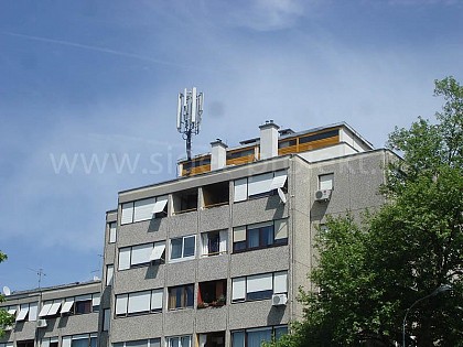 NOSAČ ANTENA  PREČKO